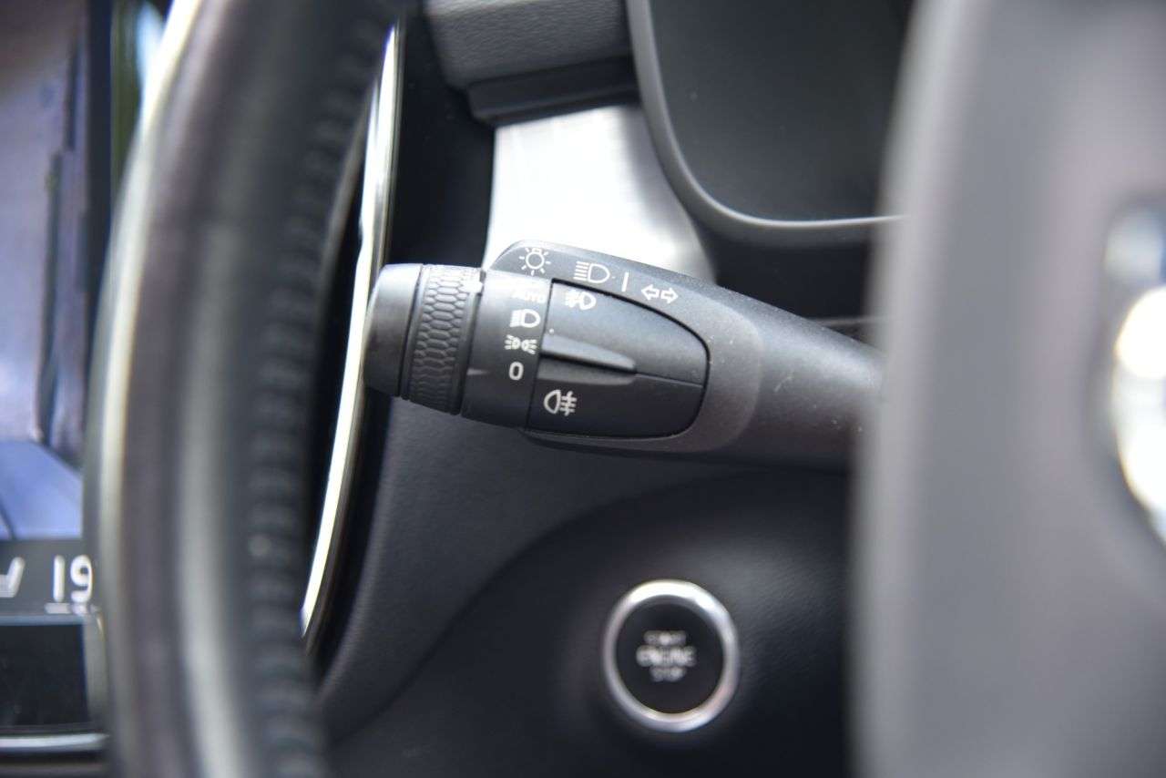2019 VOLVO XC40 2019 VOLVO XC40
