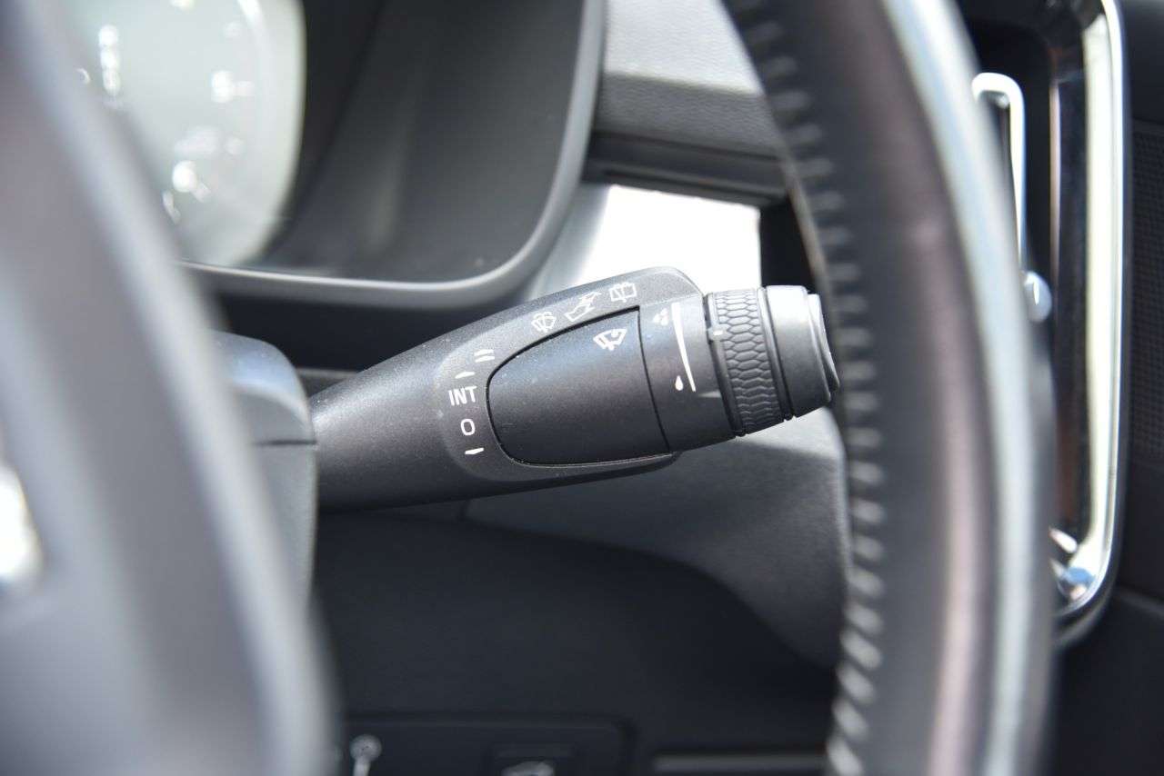 2019 VOLVO XC40 2019 VOLVO XC40