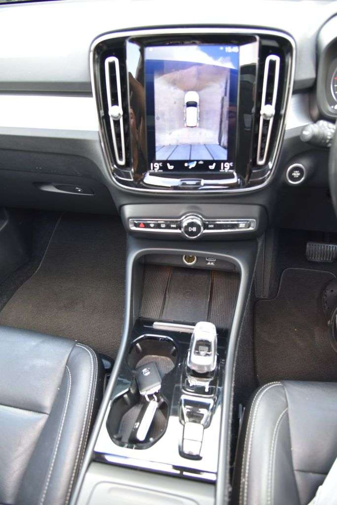 2019 VOLVO XC40 2019 VOLVO XC40