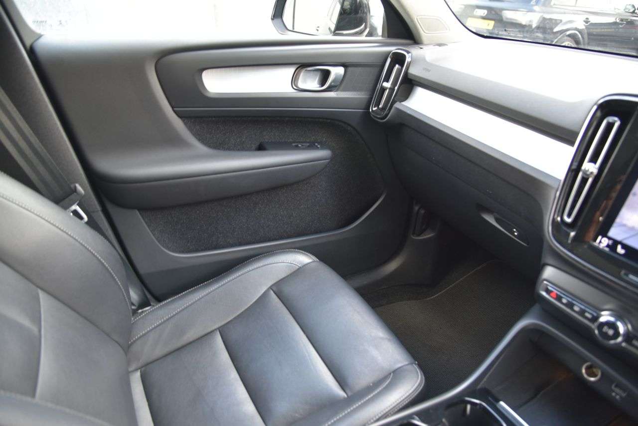 2019 VOLVO XC40 2019 VOLVO XC40