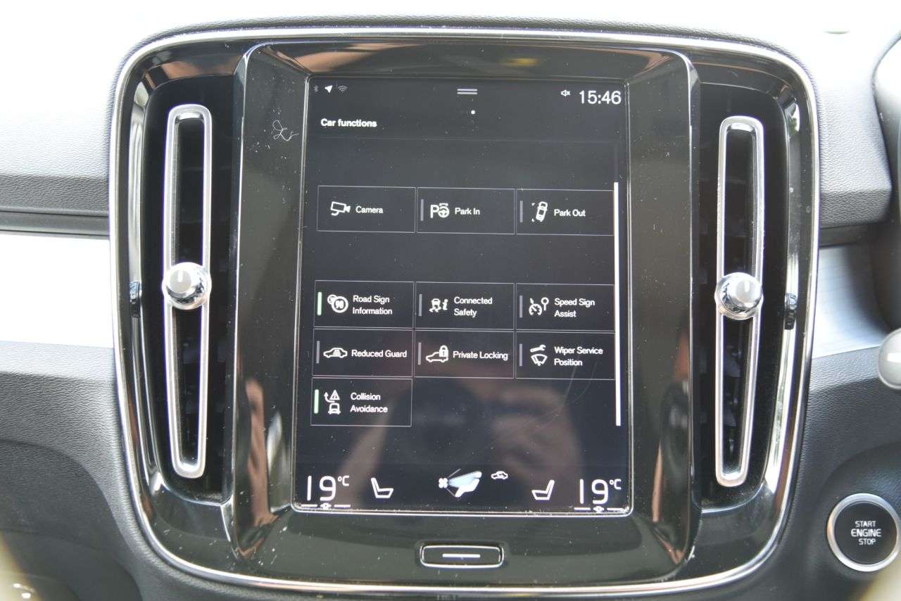 2019 VOLVO XC40 2019 VOLVO XC40