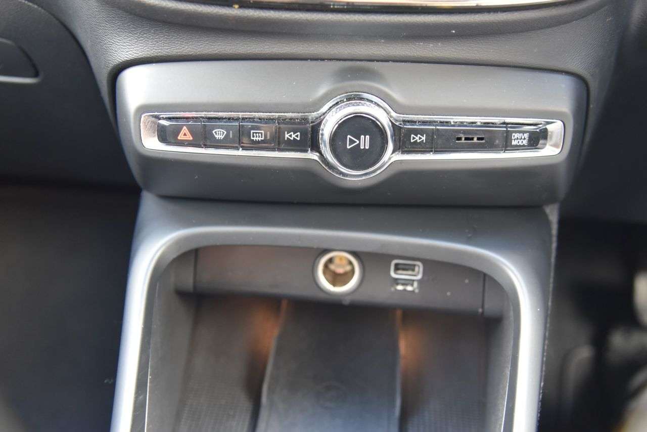 2019 VOLVO XC40 2019 VOLVO XC40
