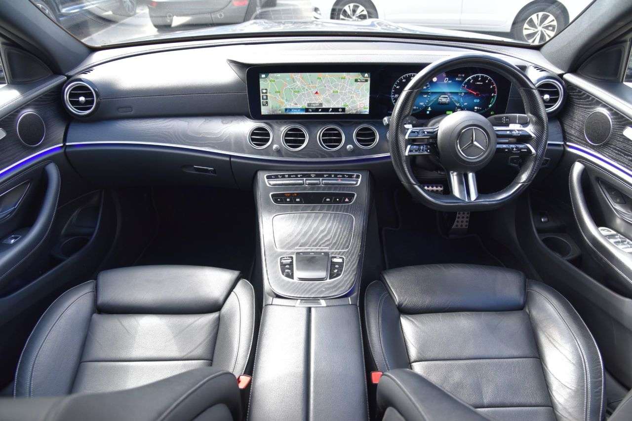 A 2021 MERCEDES-BENZ E CLASS 2.0 E300de 13.5kWh AMG Line (Premium) Estate 5dr Diesel Plug-in Hybrid G-Tr A 2021 MERCEDES-BENZ E CLASS 2.0 E300de 13.5kWh AMG Line (Premium) Estate 5dr Diesel Plug-in Hybrid G-Tr