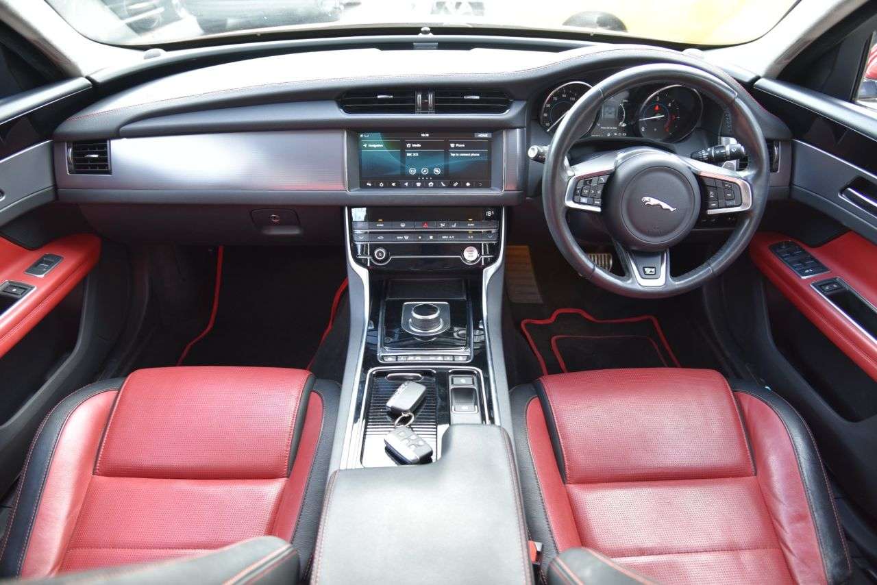 A 2019 JAGUAR XF 2.0d R-Sport Saloon 4dr Diesel Auto AWD Euro 6 (s/s) (180 ps) RED LEATHER | A 2019 JAGUAR XF 2.0d R-Sport Saloon 4dr Diesel Auto AWD Euro 6 (s/s) (180 ps) RED LEATHER |
