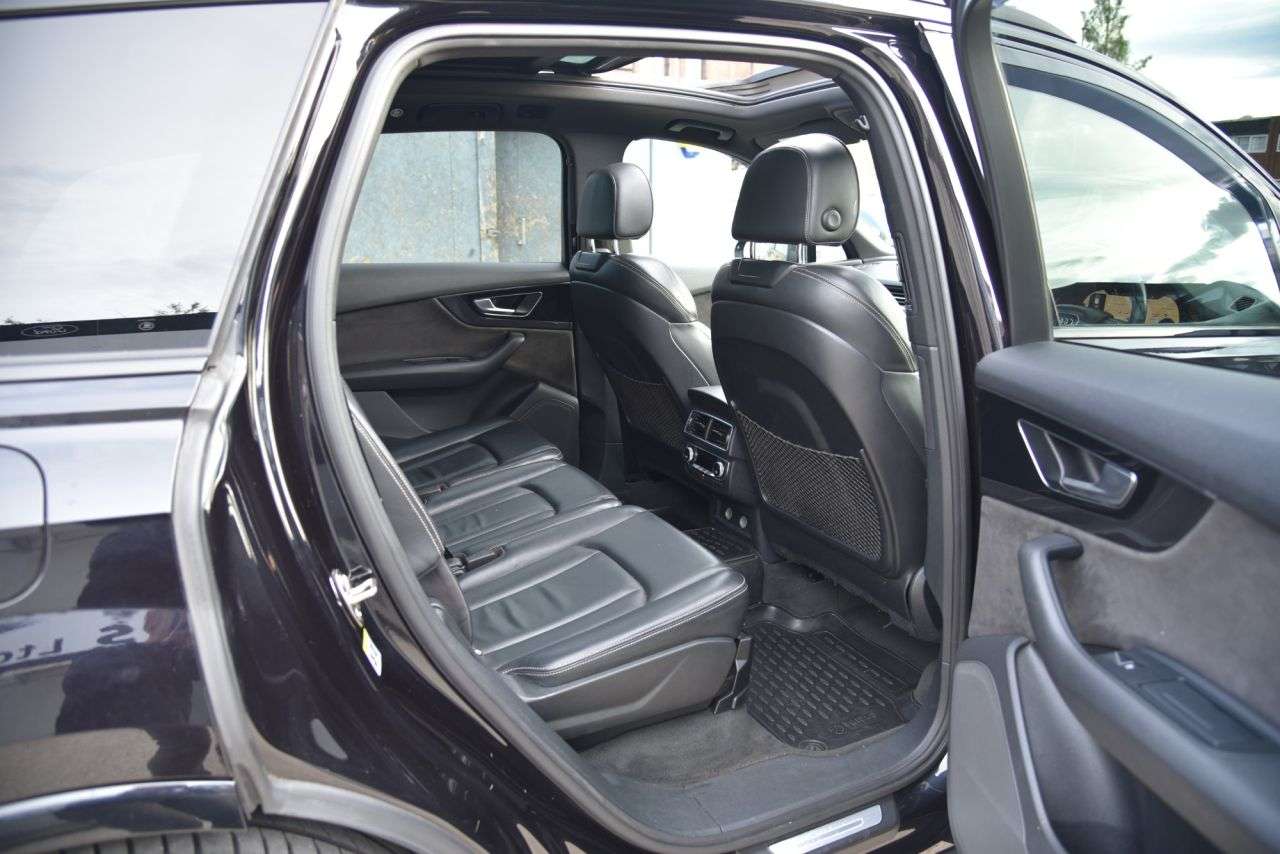 2018 AUDI Q7 2018 AUDI Q7