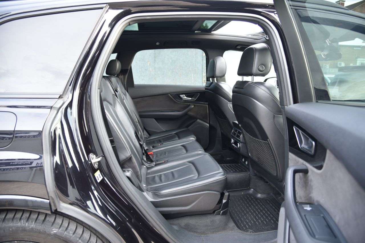 2018 AUDI Q7 2018 AUDI Q7