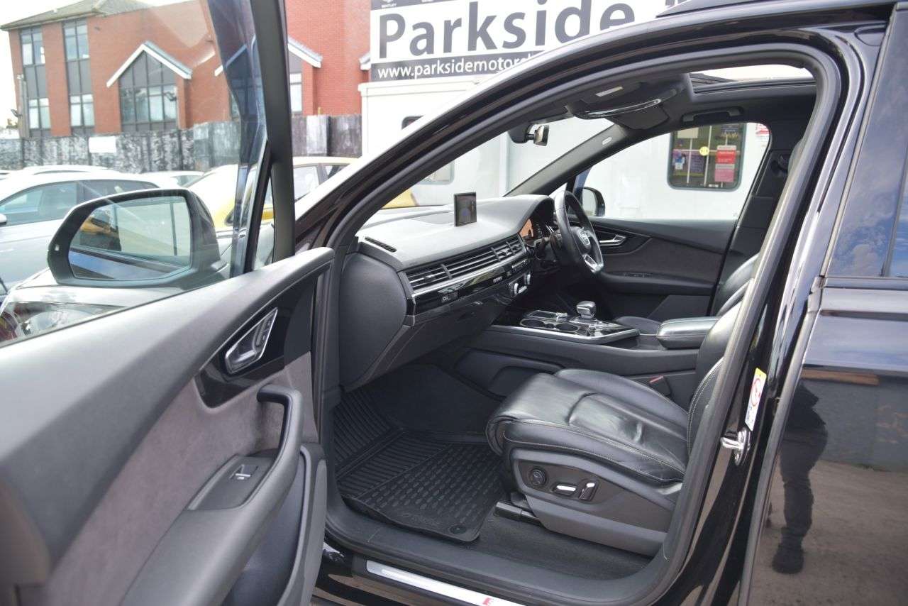 2018 AUDI Q7 2018 AUDI Q7