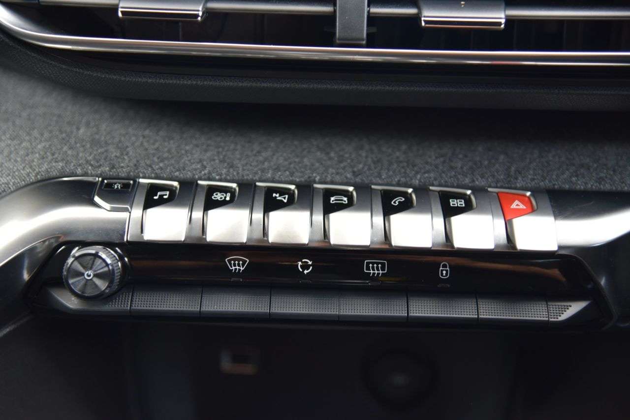 2018 PEUGEOT 3008 2018 PEUGEOT 3008