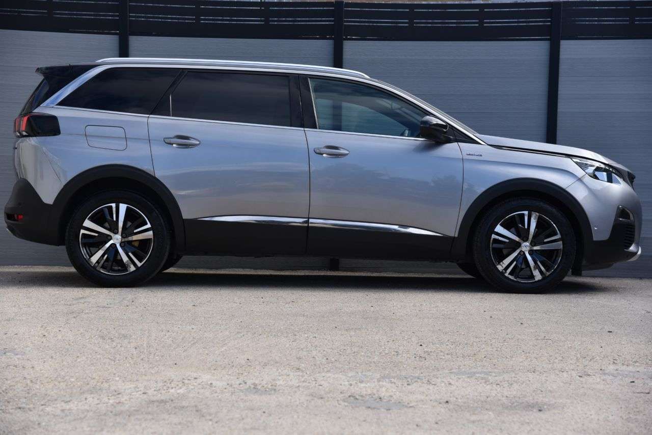 2019 PEUGEOT 5008 2019 PEUGEOT 5008