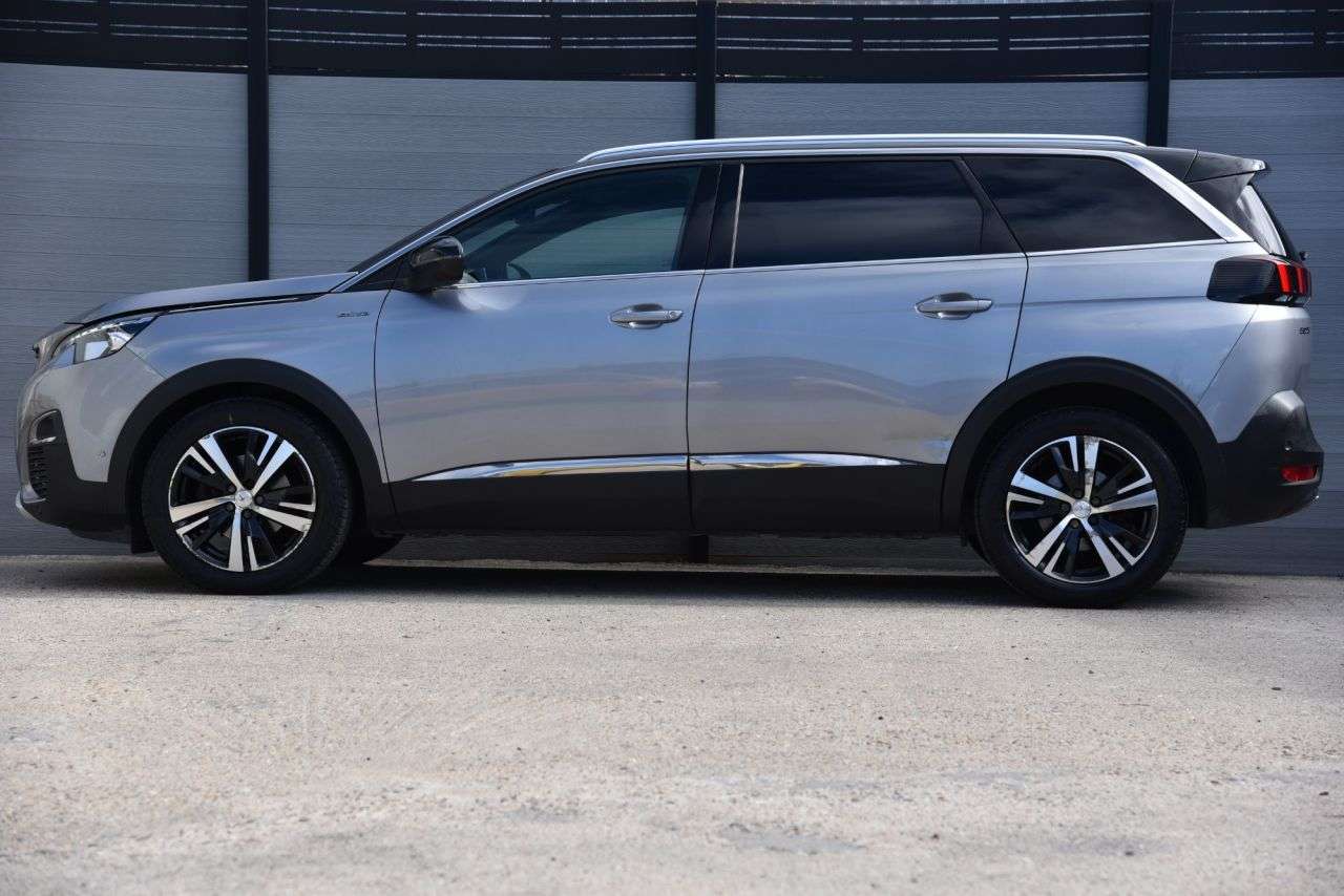 2019 PEUGEOT 5008 2019 PEUGEOT 5008