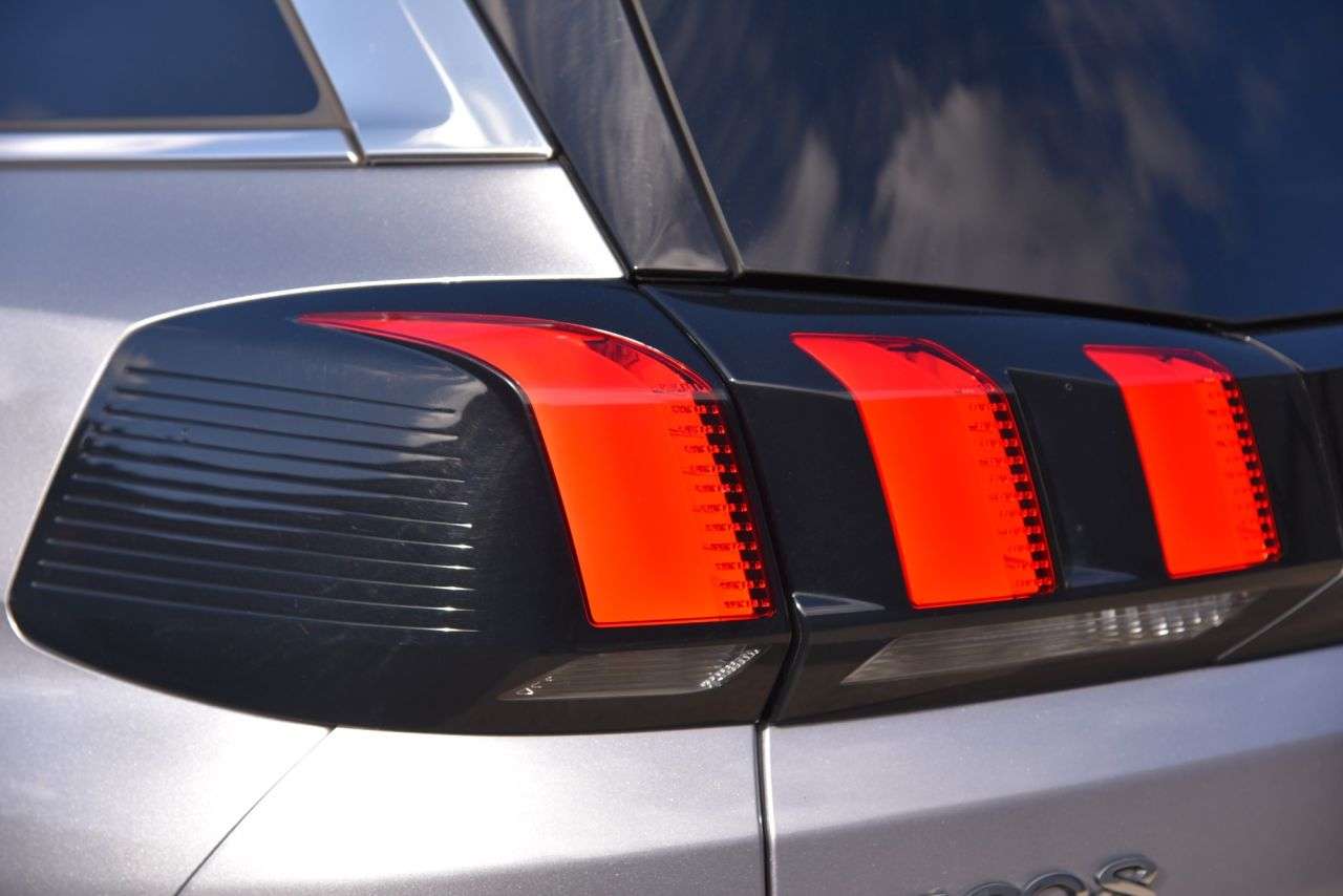2019 PEUGEOT 5008 2019 PEUGEOT 5008