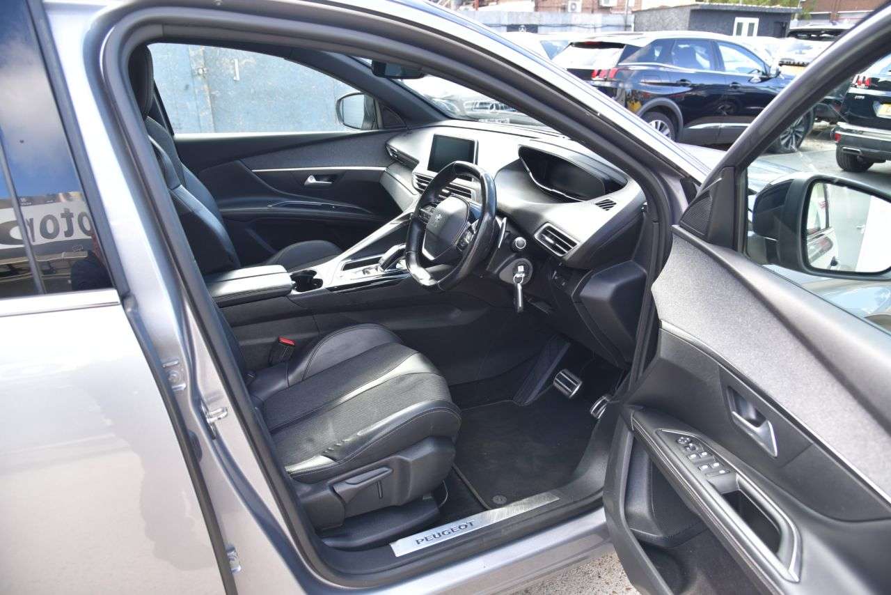 2019 PEUGEOT 5008 2019 PEUGEOT 5008