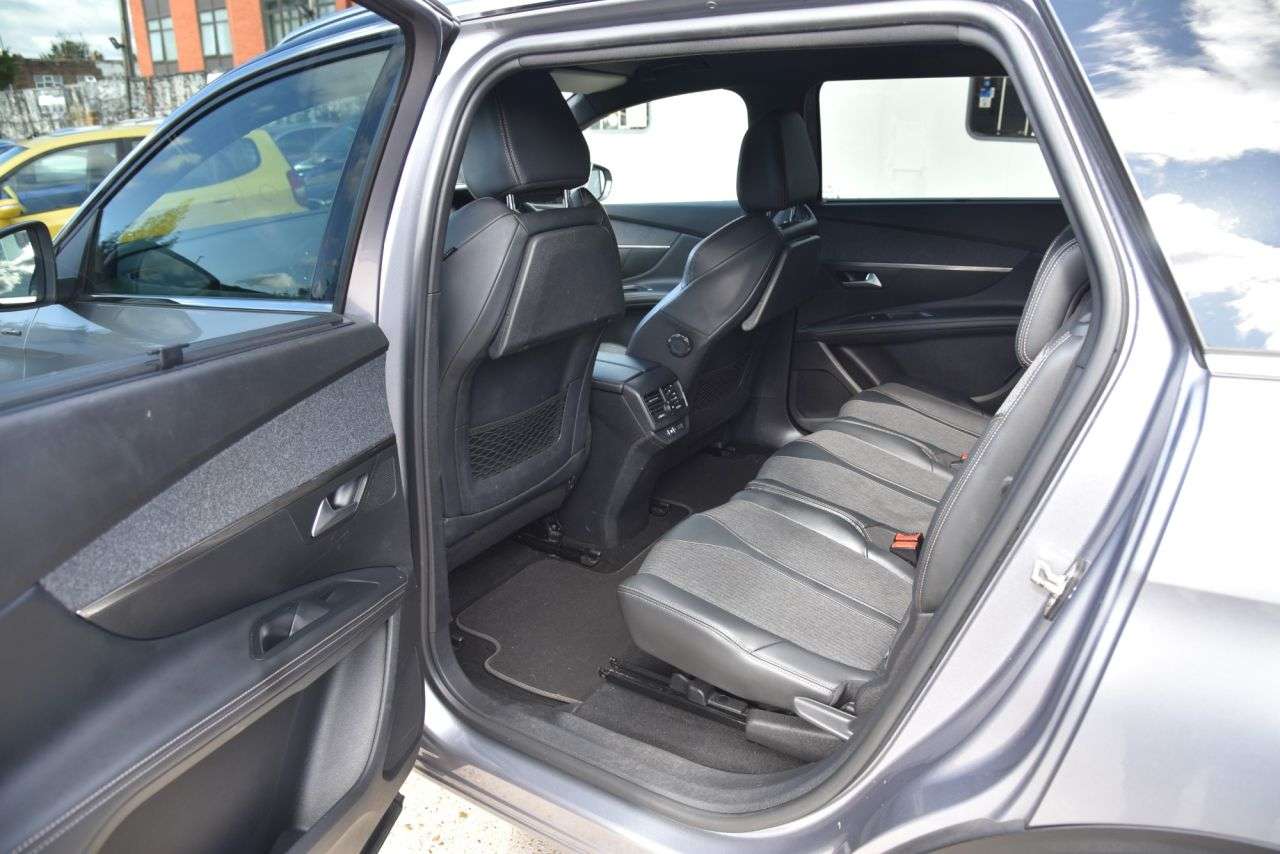 2019 PEUGEOT 5008 2019 PEUGEOT 5008