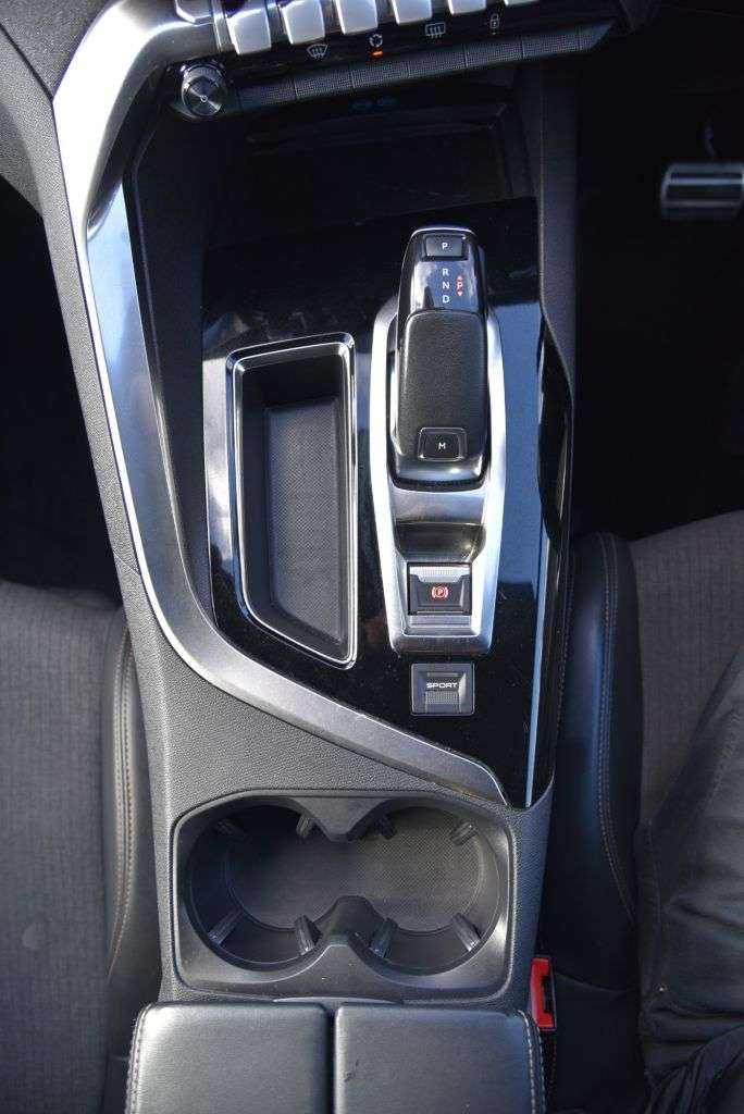 2019 PEUGEOT 5008 2019 PEUGEOT 5008