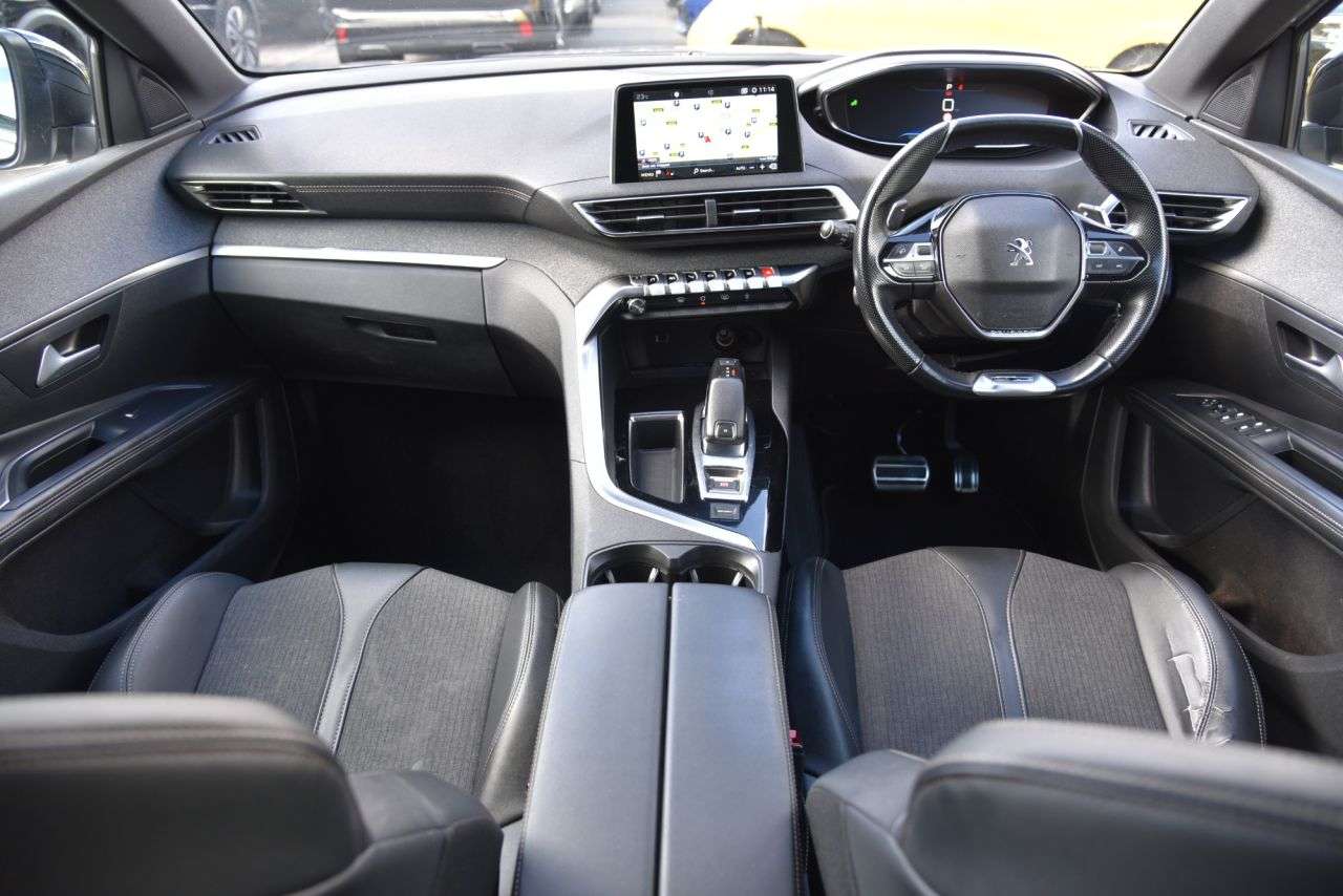 A 2019 PEUGEOT 5008 1.5 BlueHDi GT Line SUV 5dr Diesel EAT Euro 6 (s/s) (130 ps) LEATHER | PARK A 2019 PEUGEOT 5008 1.5 BlueHDi GT Line SUV 5dr Diesel EAT Euro 6 (s/s) (130 ps) LEATHER | PARK