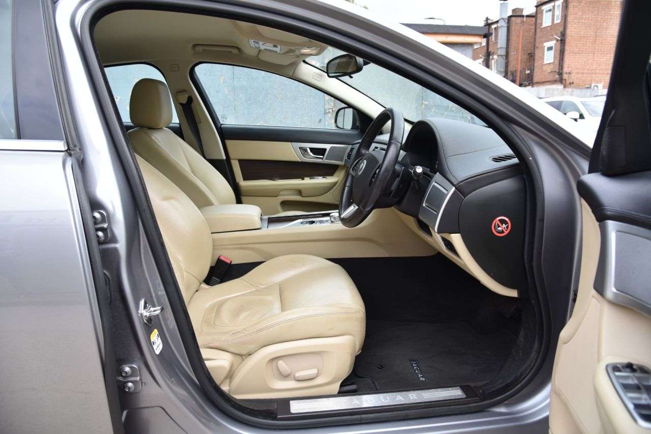 2012 JAGUAR XF 2012 JAGUAR XF