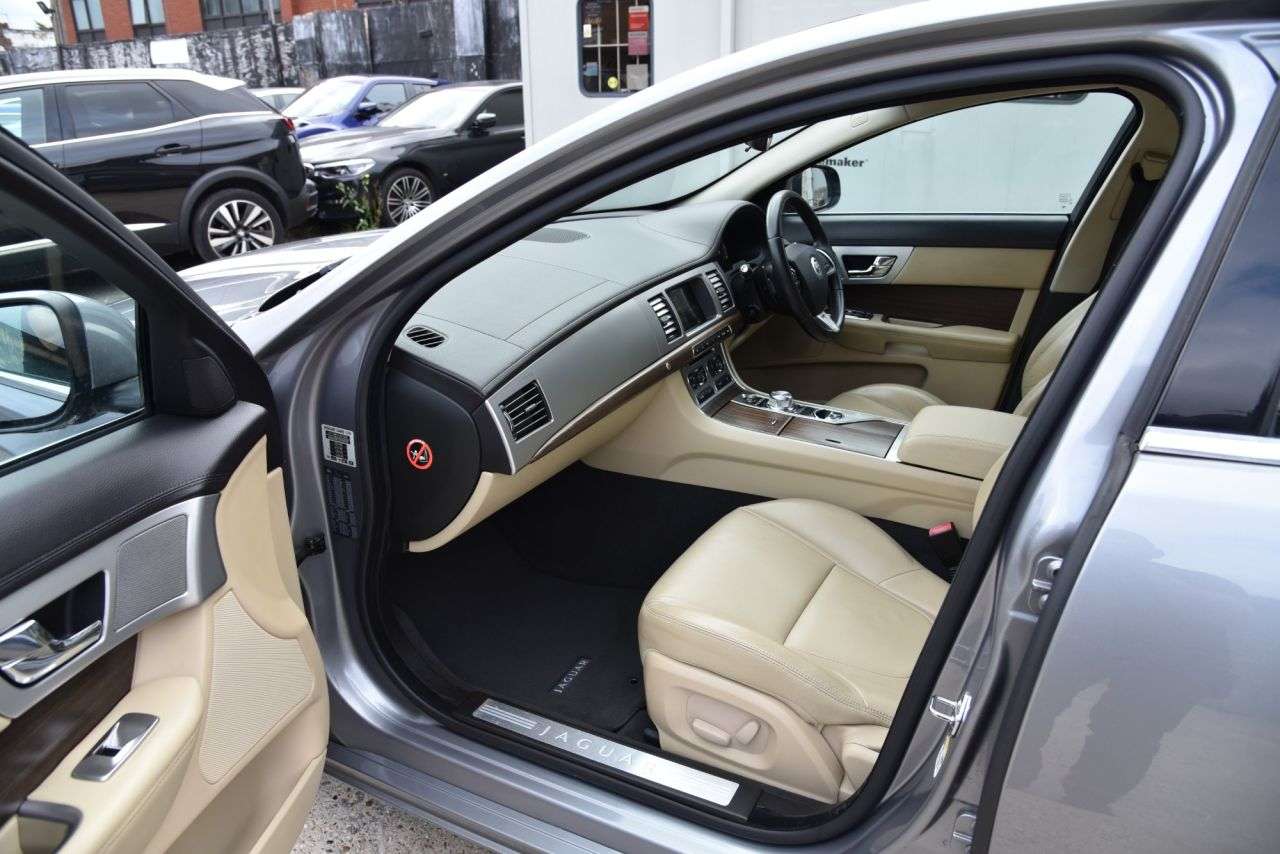 2012 JAGUAR XF 2012 JAGUAR XF