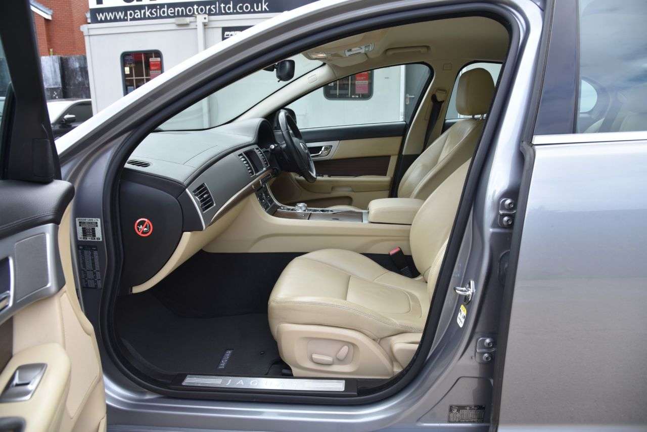 2012 JAGUAR XF 2012 JAGUAR XF
