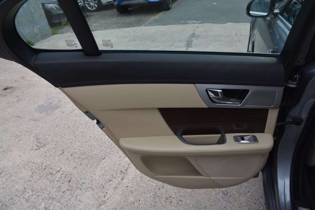2012 JAGUAR XF 2012 JAGUAR XF