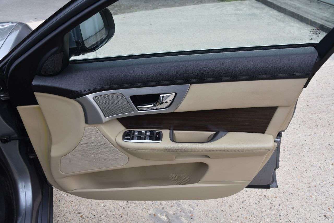 2012 JAGUAR XF 2012 JAGUAR XF