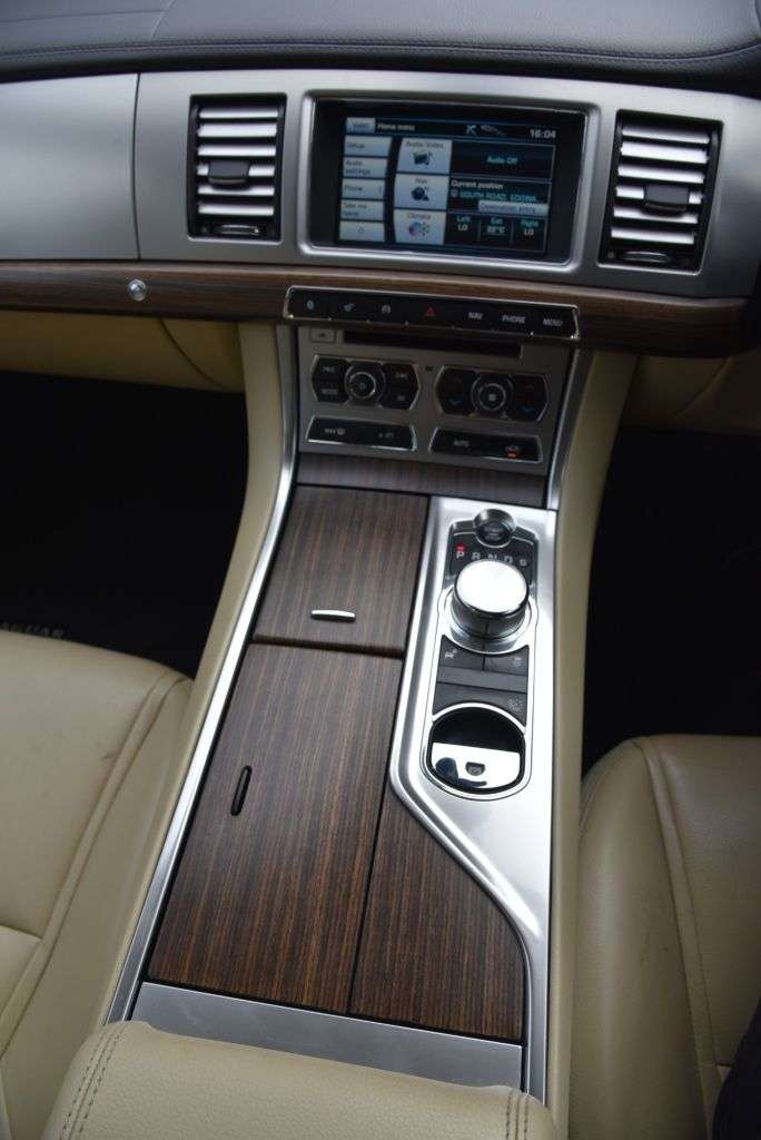 2012 JAGUAR XF 2012 JAGUAR XF