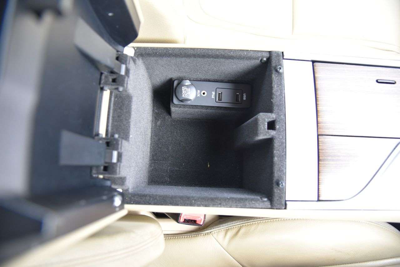 2012 JAGUAR XF 2012 JAGUAR XF
