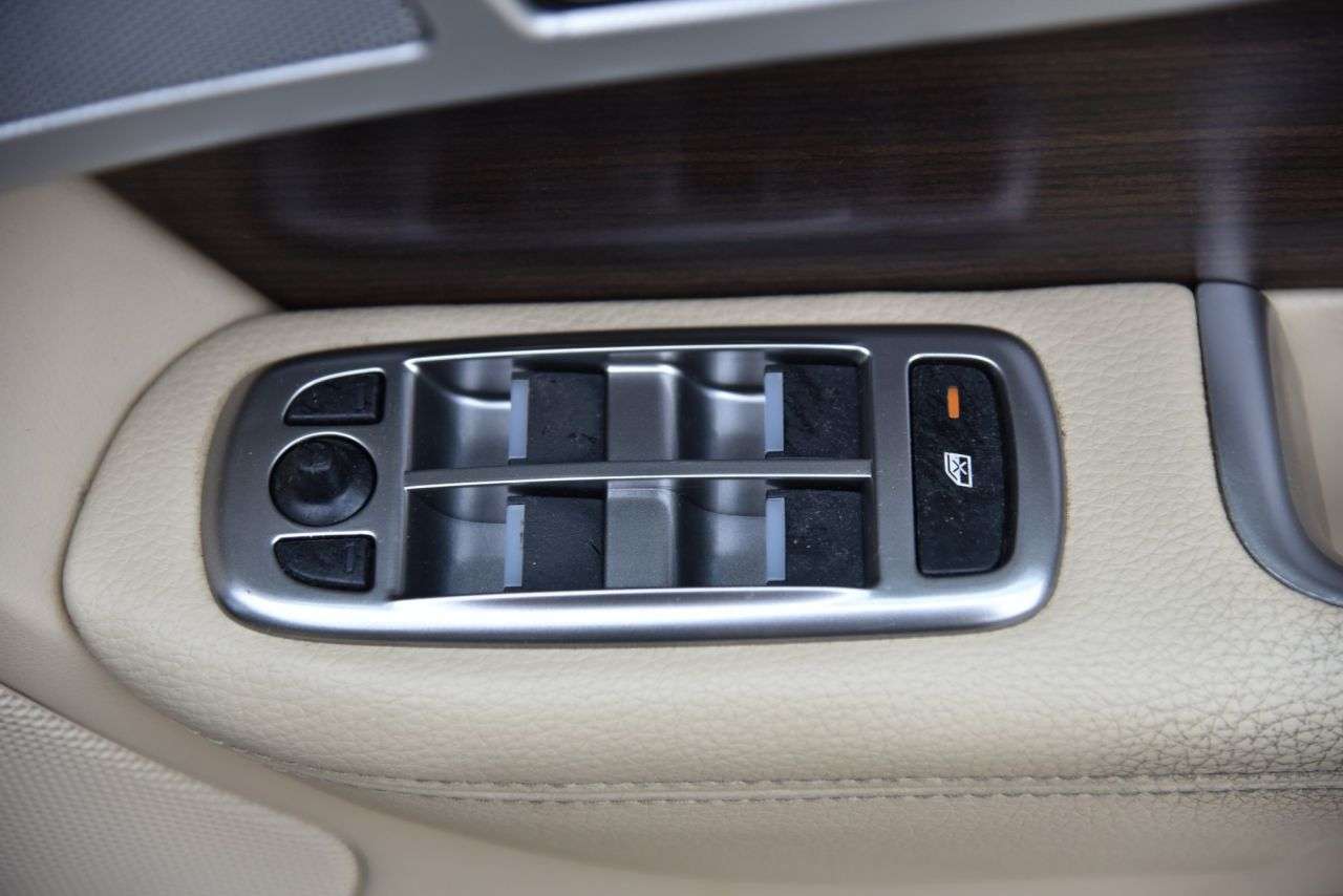 2012 JAGUAR XF 2012 JAGUAR XF
