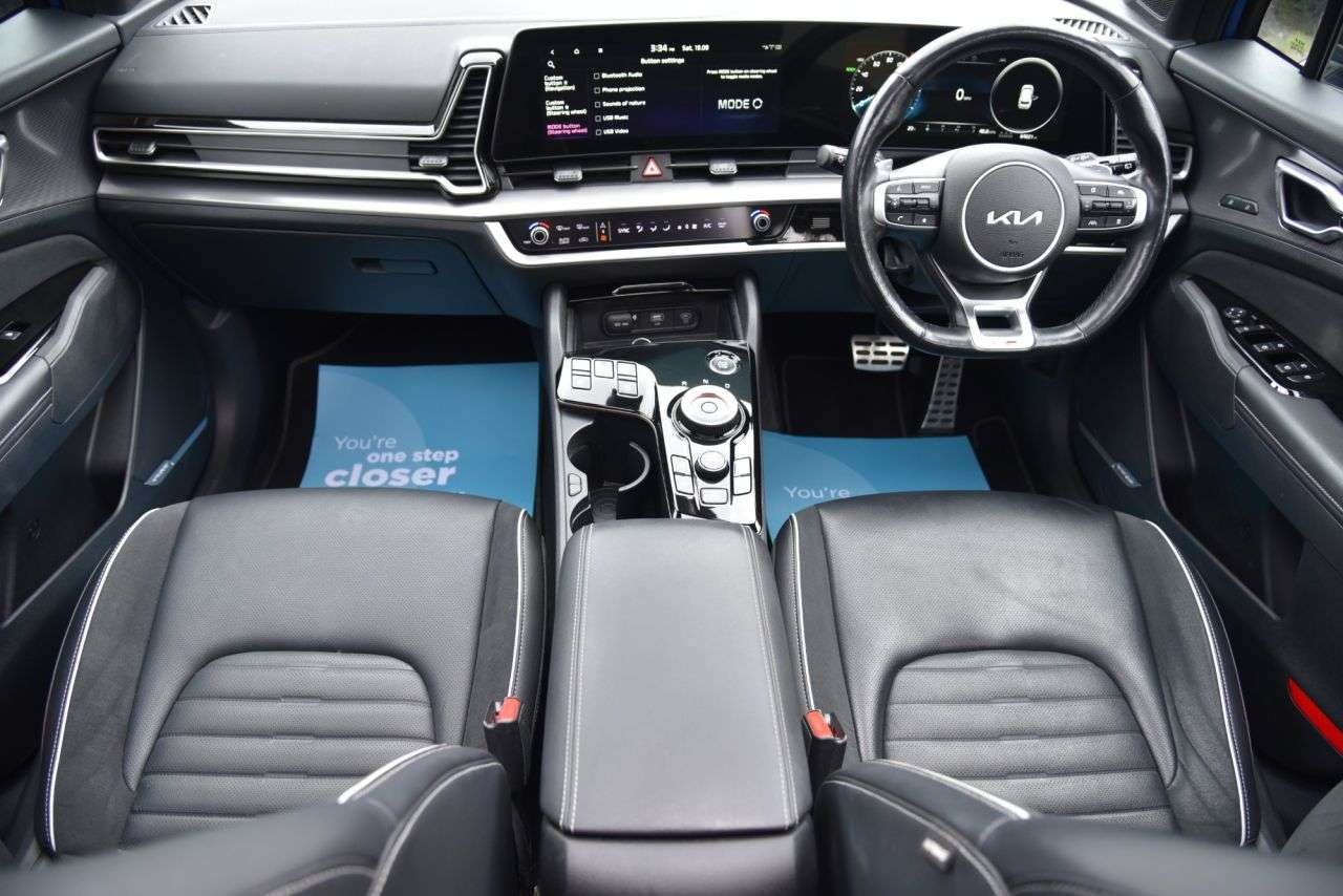 A 2022 KIA SPORTAGE 1.6 T-GDi 13.8kWh GT-Line S SUV 5dr Petrol Plug-in Hybrid Auto AWD Euro 6 ( A 2022 KIA SPORTAGE 1.6 T-GDi 13.8kWh GT-Line S SUV 5dr Petrol Plug-in Hybrid Auto AWD Euro 6 (