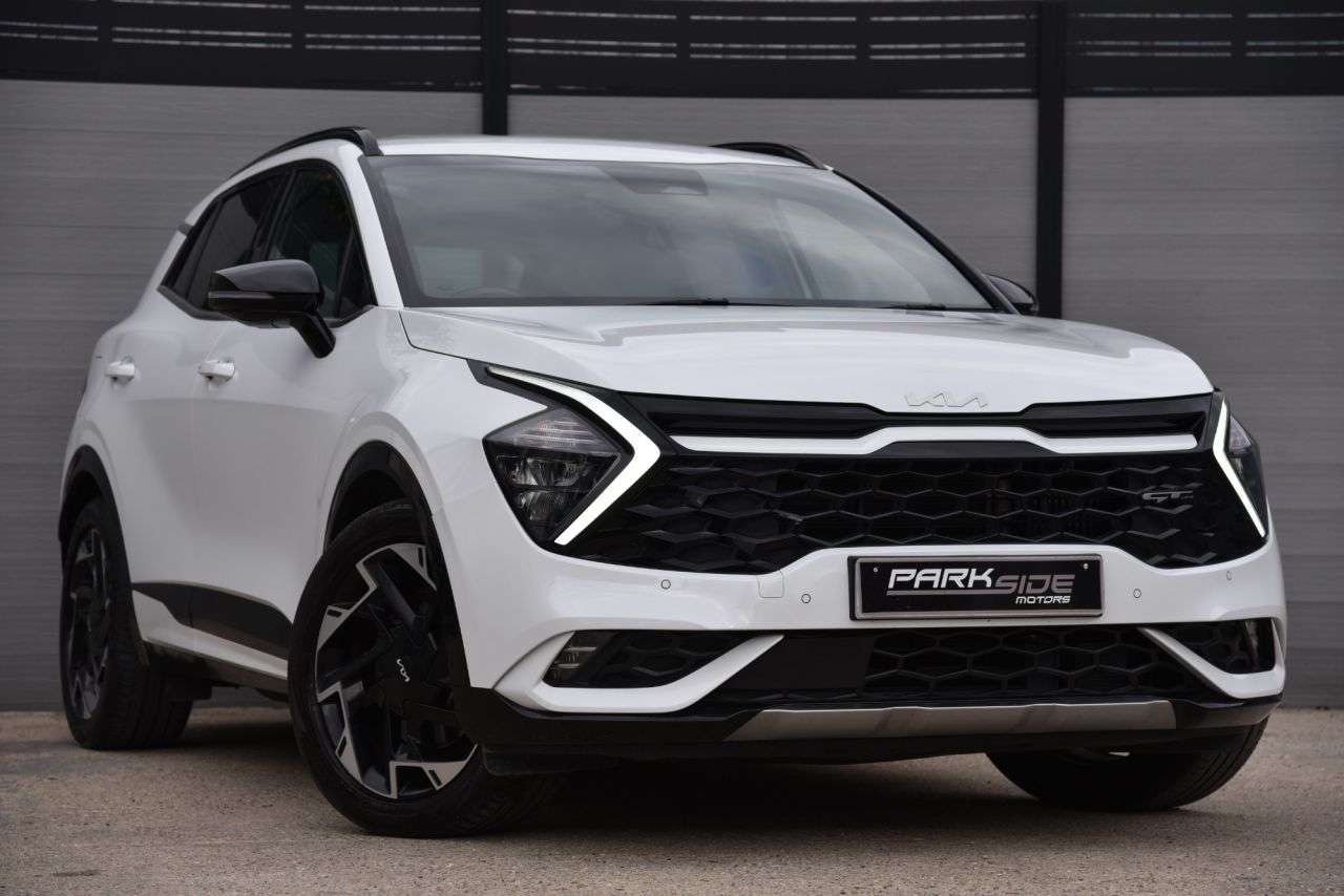 A 2022 KIA SPORTAGE 1.6 T-GDi 13.8kWh GT-Line SUV 5dr Petrol Plug-in Hybrid Auto AWD Euro 6 (s/ A 2022 KIA SPORTAGE 1.6 T-GDi 13.8kWh GT-Line SUV 5dr Petrol Plug-in Hybrid Auto AWD Euro 6 (s/