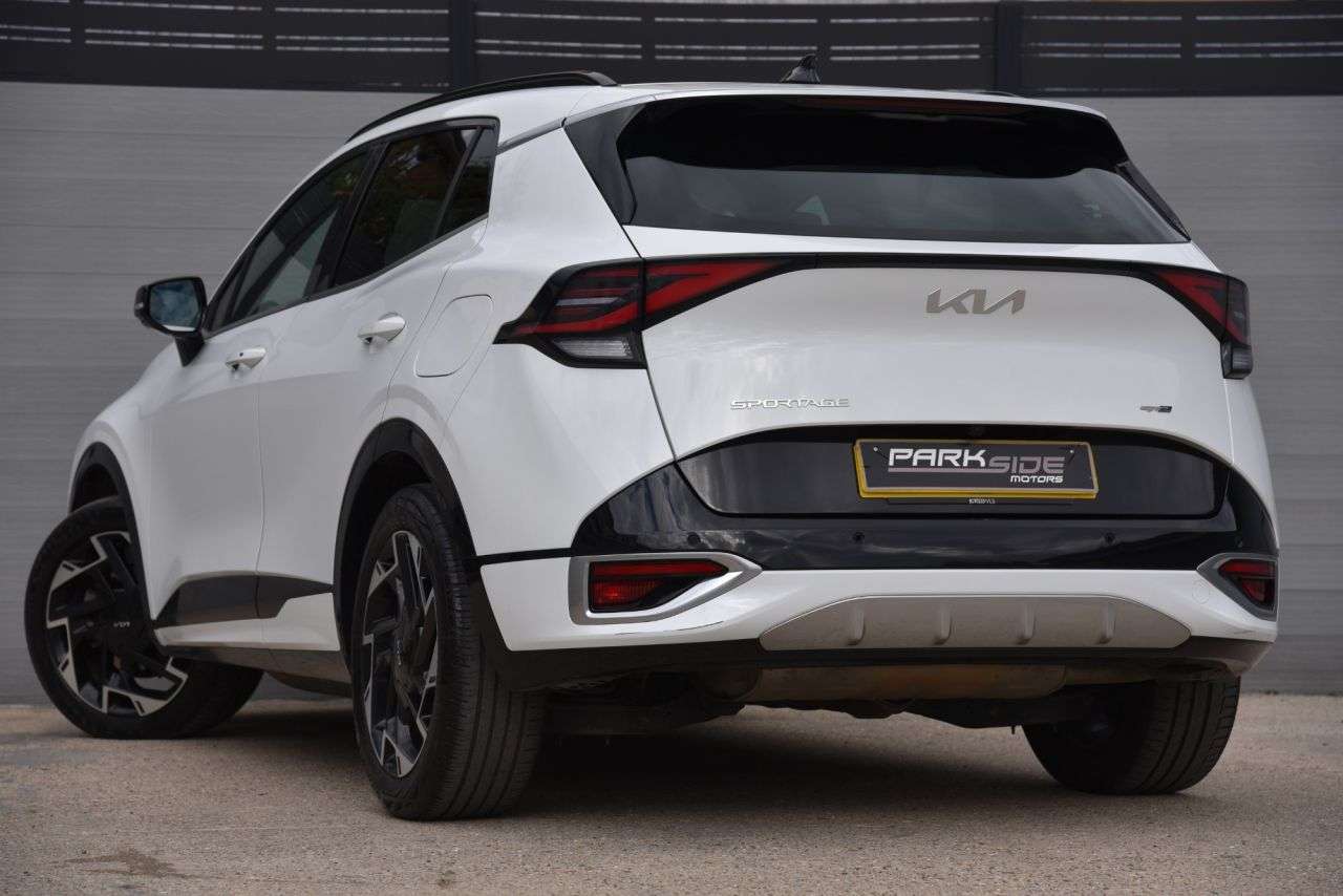 A 2022 KIA SPORTAGE 1.6 T-GDi 13.8kWh GT-Line SUV 5dr Petrol Plug-in Hybrid Auto AWD Euro 6 (s/ A 2022 KIA SPORTAGE 1.6 T-GDi 13.8kWh GT-Line SUV 5dr Petrol Plug-in Hybrid Auto AWD Euro 6 (s/