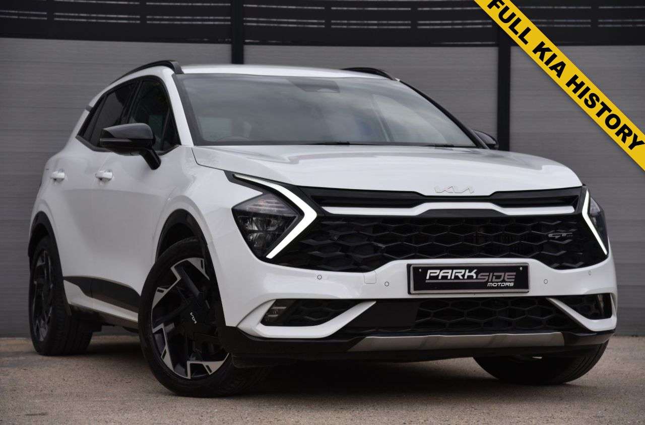 A 2022 KIA SPORTAGE 1.6 T-GDi 13.8kWh GT-Line SUV 5dr Petrol Plug-in Hybrid Auto AWD Euro 6 (s/ A 2022 KIA SPORTAGE 1.6 T-GDi 13.8kWh GT-Line SUV 5dr Petrol Plug-in Hybrid Auto AWD Euro 6 (s/