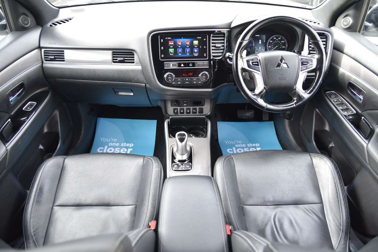 A 2019 MITSUBISHI OUTLANDER 2.4h TwinMotor 13.8kWh 4h SUV 5dr Petrol Plug-in Hybrid CVT 4WD Euro 6 (s/s A 2019 MITSUBISHI OUTLANDER 2.4h TwinMotor 13.8kWh 4h SUV 5dr Petrol Plug-in Hybrid CVT 4WD Euro 6 (s/s