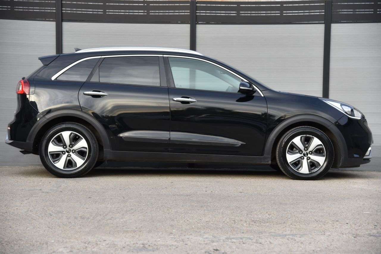 2017 KIA NIRO 2017 KIA NIRO