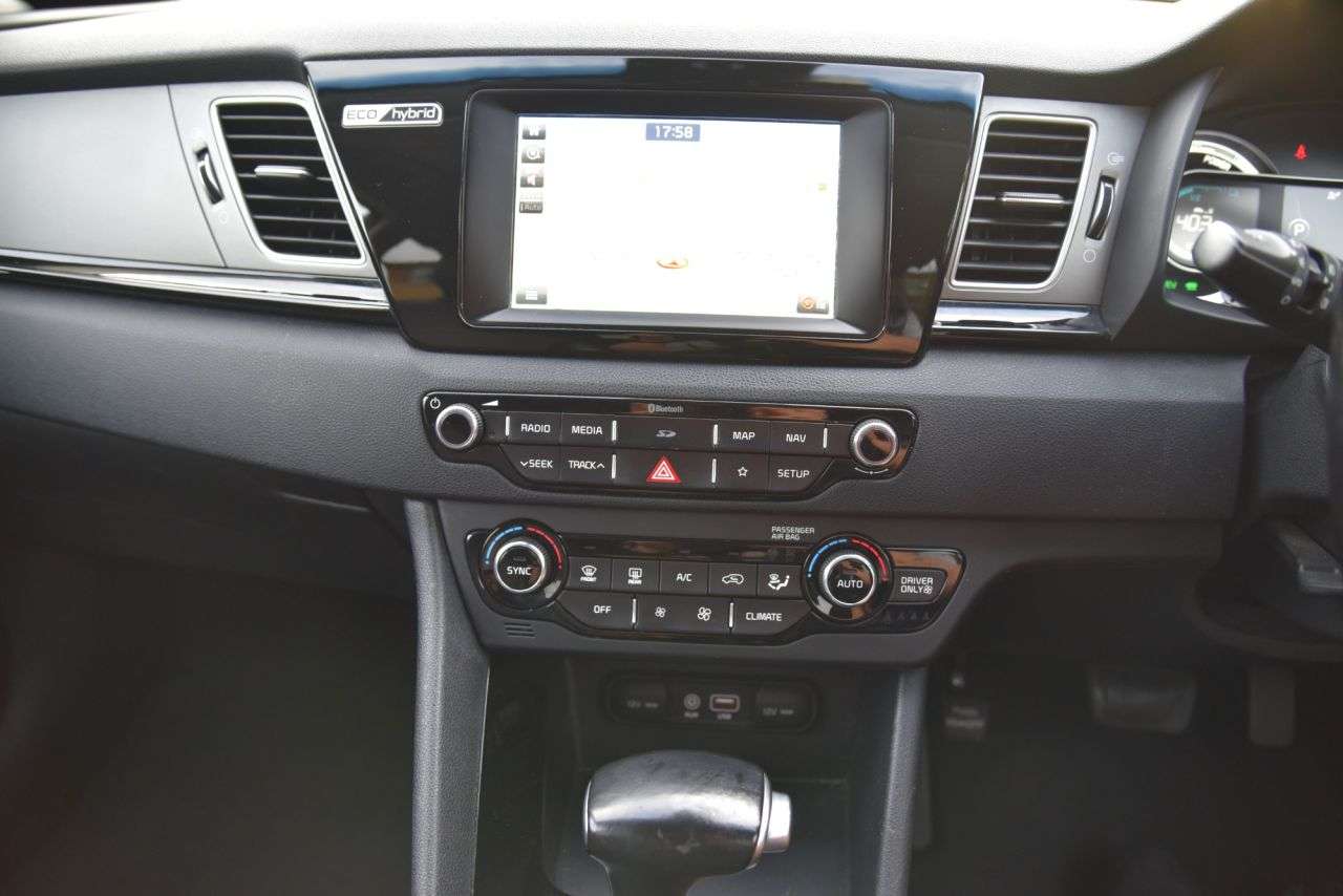 2017 KIA NIRO 2017 KIA NIRO