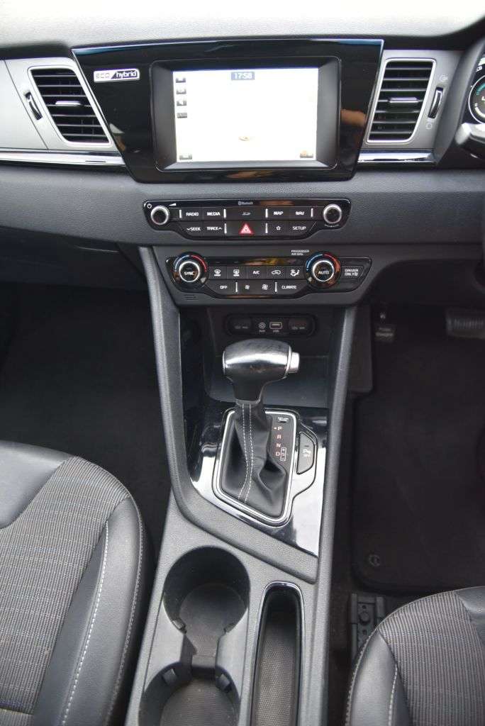 2017 KIA NIRO 2017 KIA NIRO