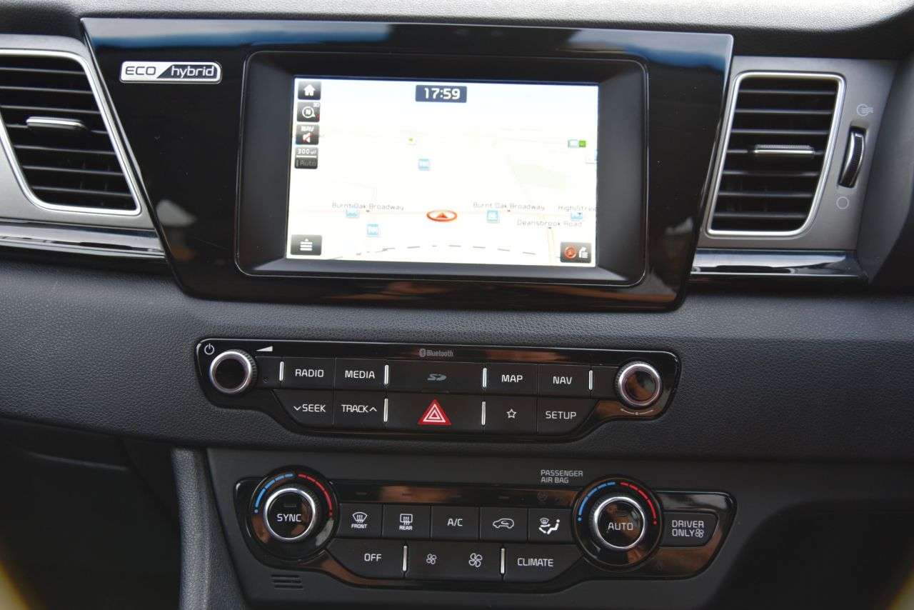 2017 KIA NIRO 2017 KIA NIRO