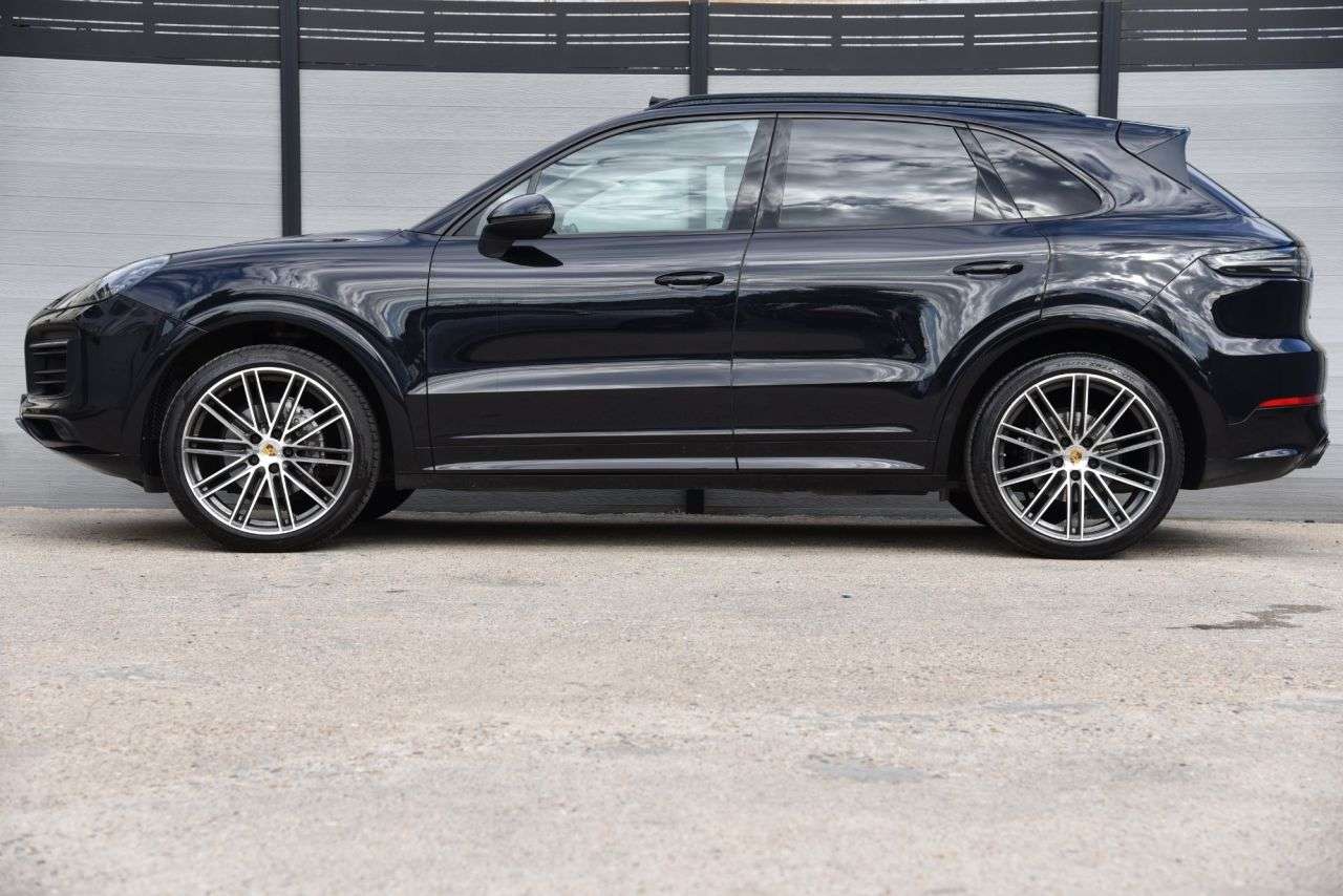 2019 PORSCHE CAYENNE 2019 PORSCHE CAYENNE