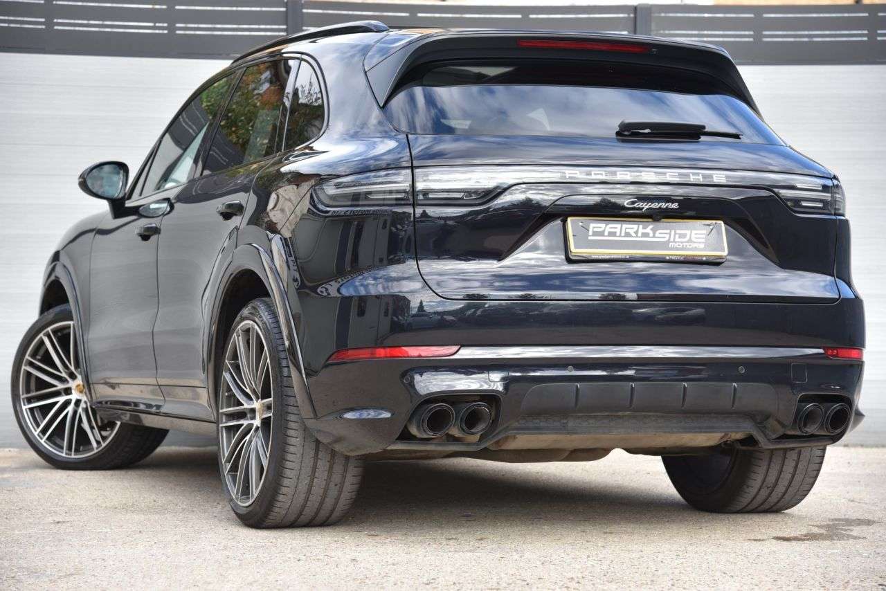 A 2019 PORSCHE CAYENNE 3.0T V6 GPF SUV 5dr Petrol TiptronicS 4WD Euro 6 (s/s) (340 ps) FULL LEATHE A 2019 PORSCHE CAYENNE 3.0T V6 GPF SUV 5dr Petrol TiptronicS 4WD Euro 6 (s/s) (340 ps) FULL LEATHE