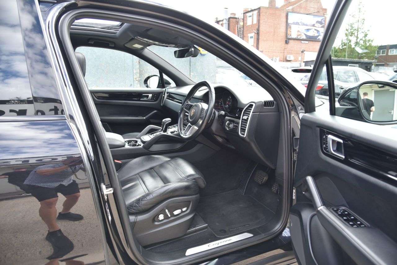 2019 PORSCHE CAYENNE 2019 PORSCHE CAYENNE