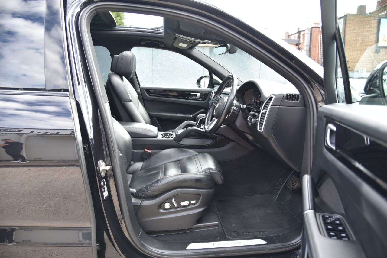 2019 PORSCHE CAYENNE 2019 PORSCHE CAYENNE