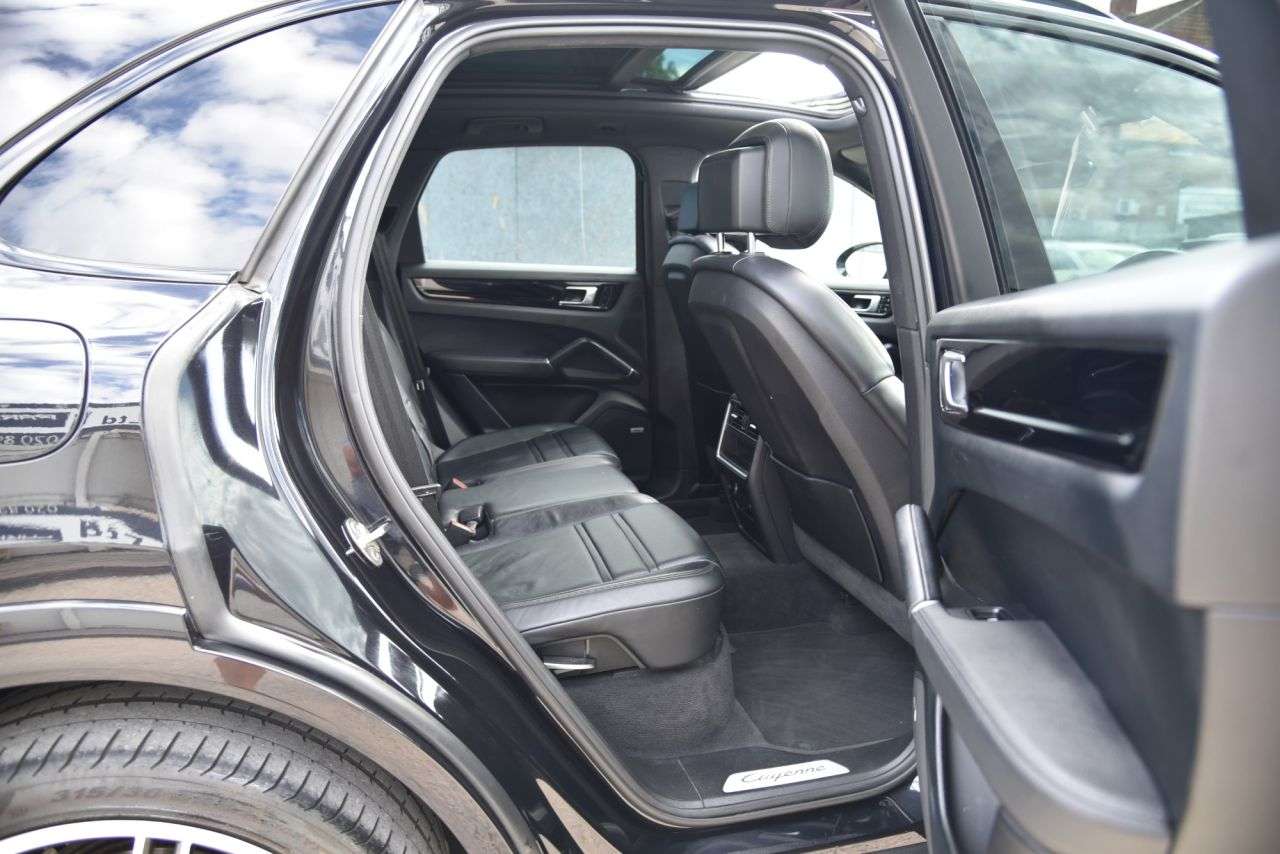 2019 PORSCHE CAYENNE 2019 PORSCHE CAYENNE