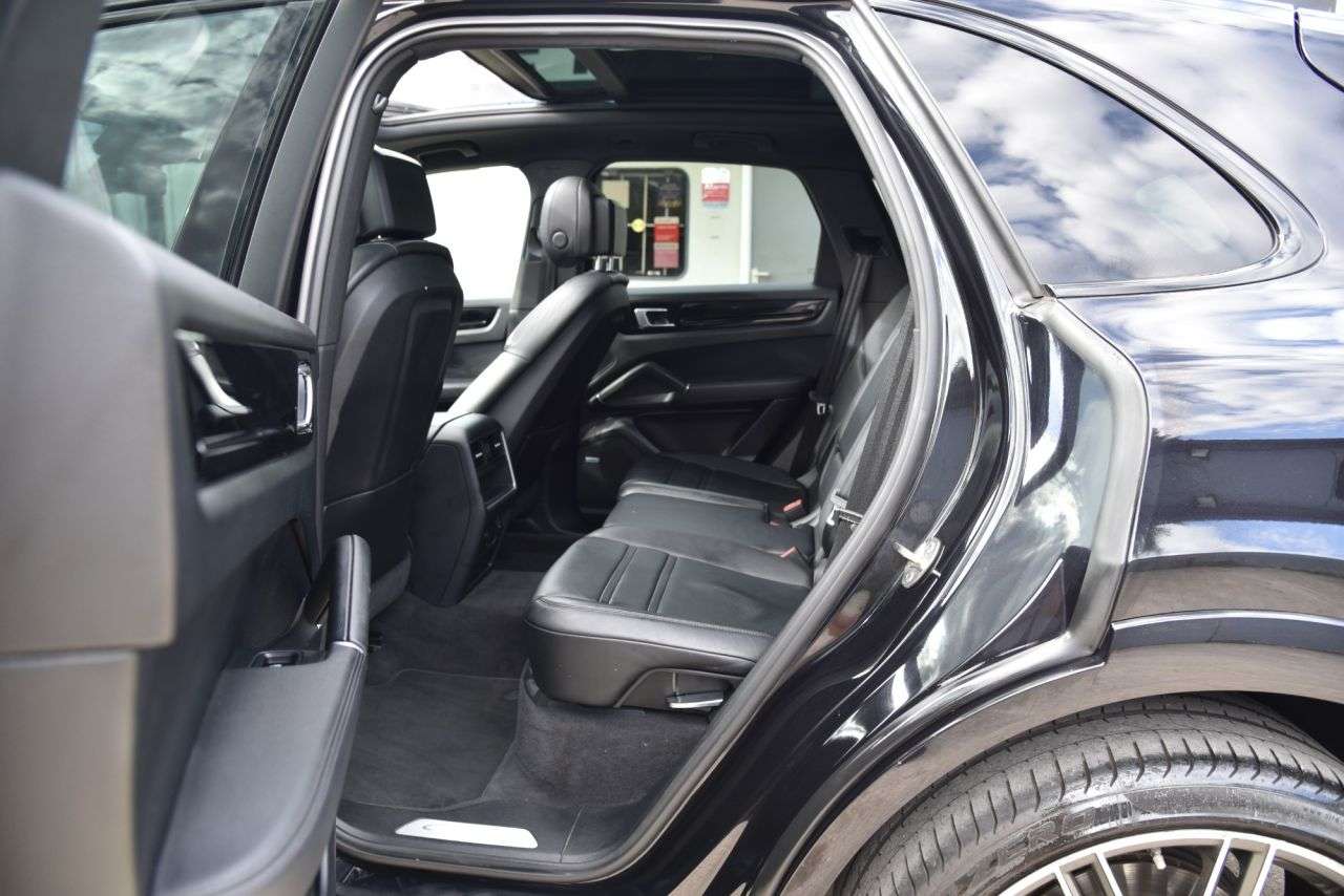 2019 PORSCHE CAYENNE 2019 PORSCHE CAYENNE