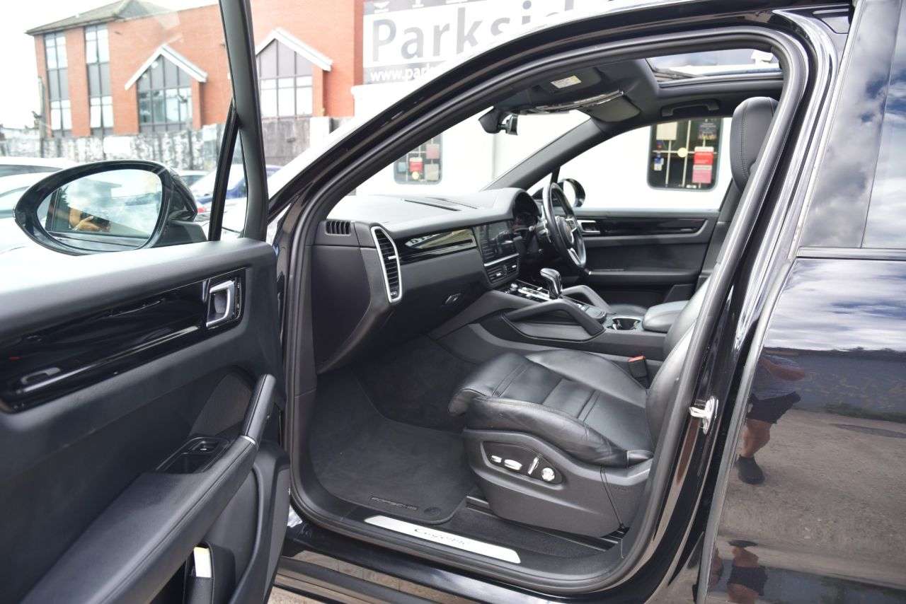 2019 PORSCHE CAYENNE 2019 PORSCHE CAYENNE