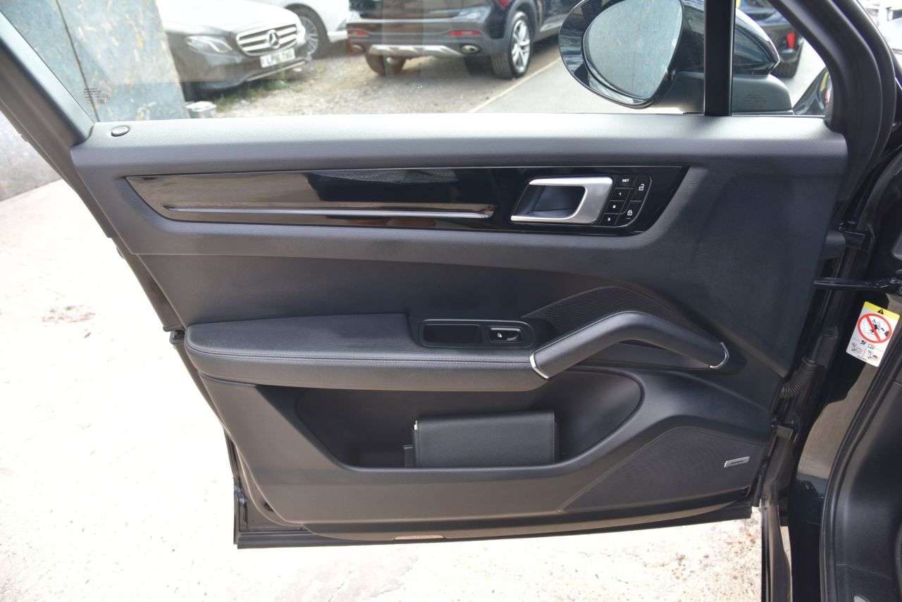 2019 PORSCHE CAYENNE 2019 PORSCHE CAYENNE