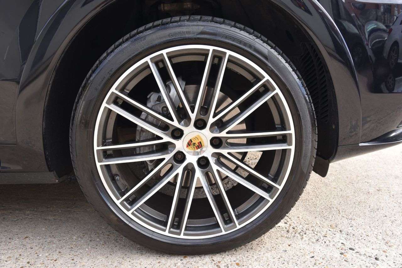 2019 PORSCHE CAYENNE 2019 PORSCHE CAYENNE