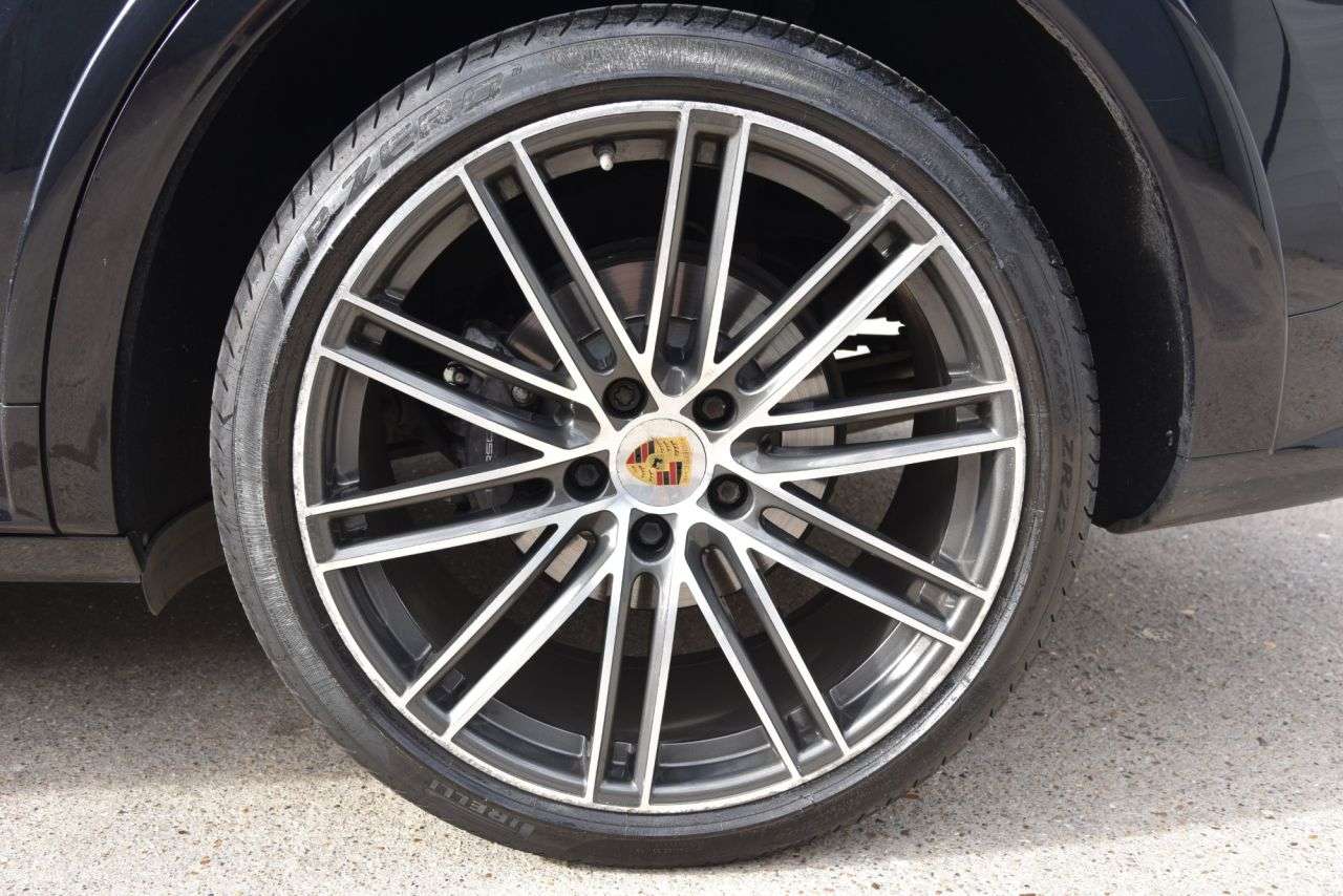 2019 PORSCHE CAYENNE 2019 PORSCHE CAYENNE