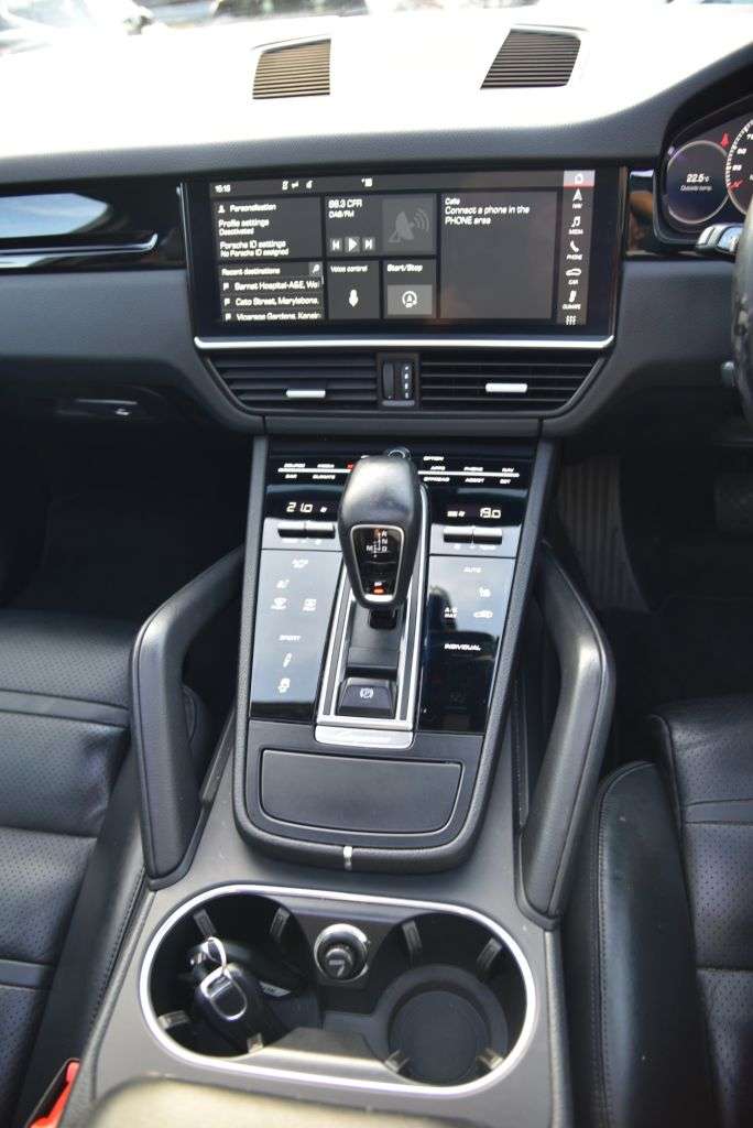 2019 PORSCHE CAYENNE 2019 PORSCHE CAYENNE