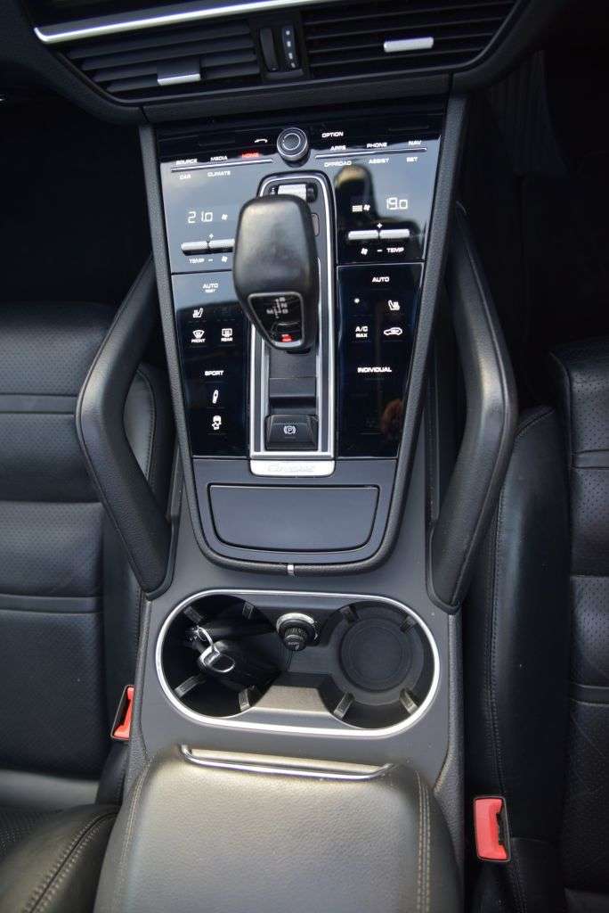 2019 PORSCHE CAYENNE 2019 PORSCHE CAYENNE