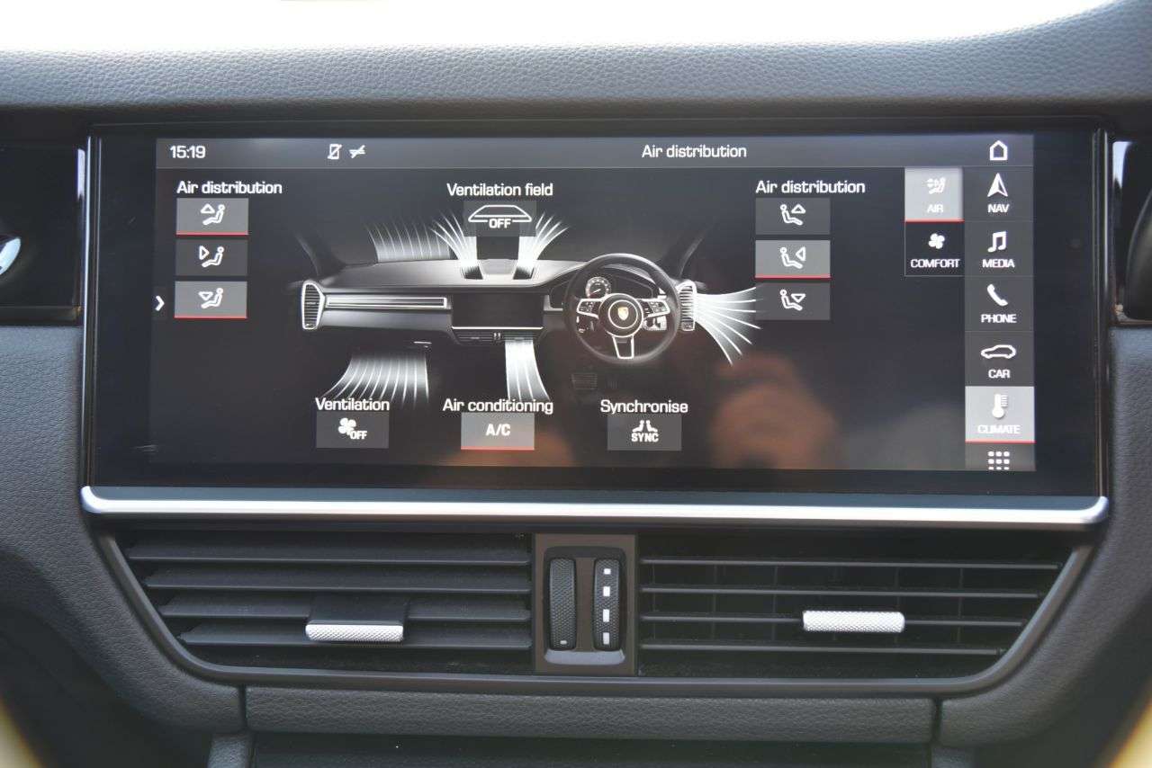2019 PORSCHE CAYENNE 2019 PORSCHE CAYENNE