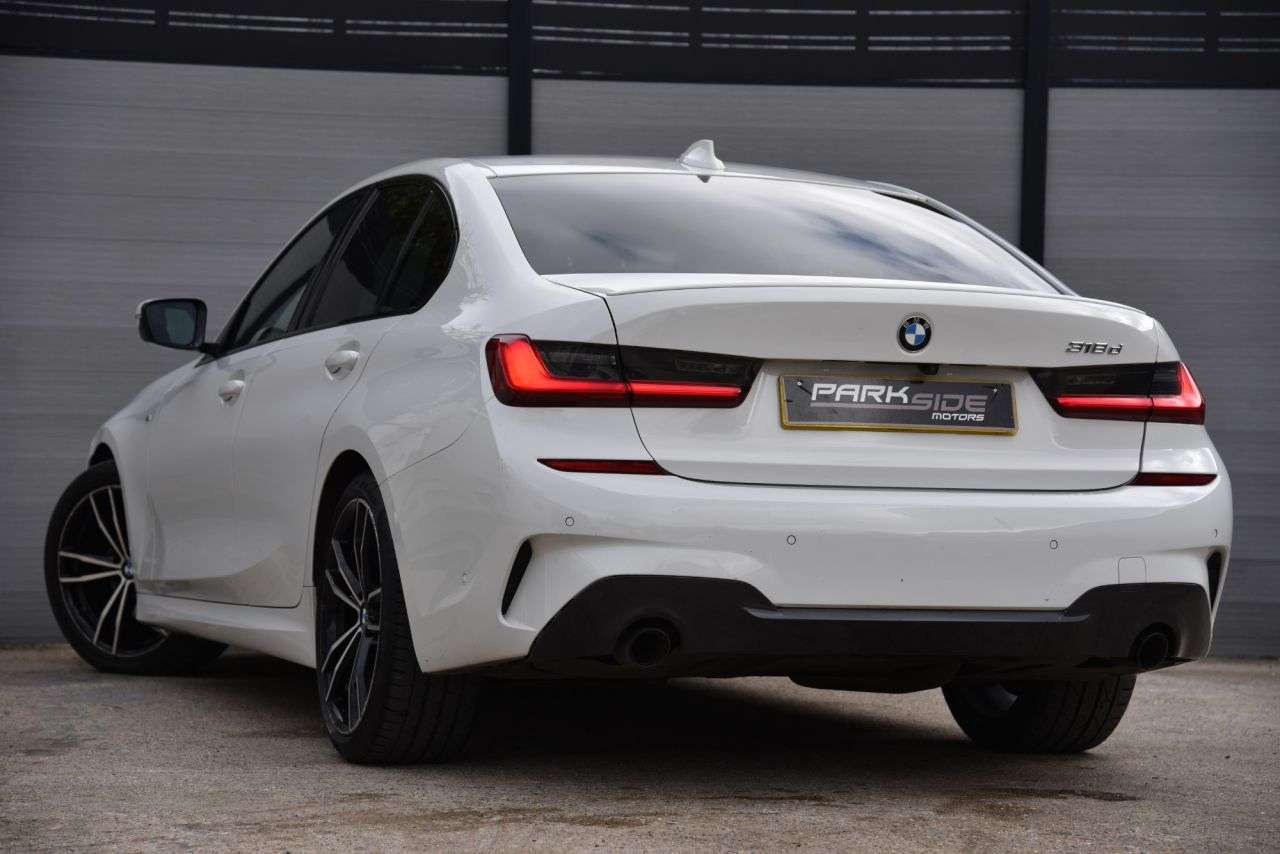 A 2021 BMW 3 SERIES 2.0 318d MHT M Sport Saloon 4dr Diesel Hybrid Auto Euro 6 (s/s) (150 ps) FU A 2021 BMW 3 SERIES 2.0 318d MHT M Sport Saloon 4dr Diesel Hybrid Auto Euro 6 (s/s) (150 ps) FU